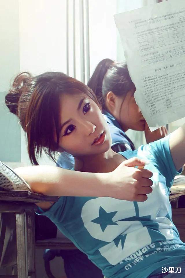 赵奕欢|都把她和景甜放在一起，她却五千块的薪水拿了近10年，直到没价值