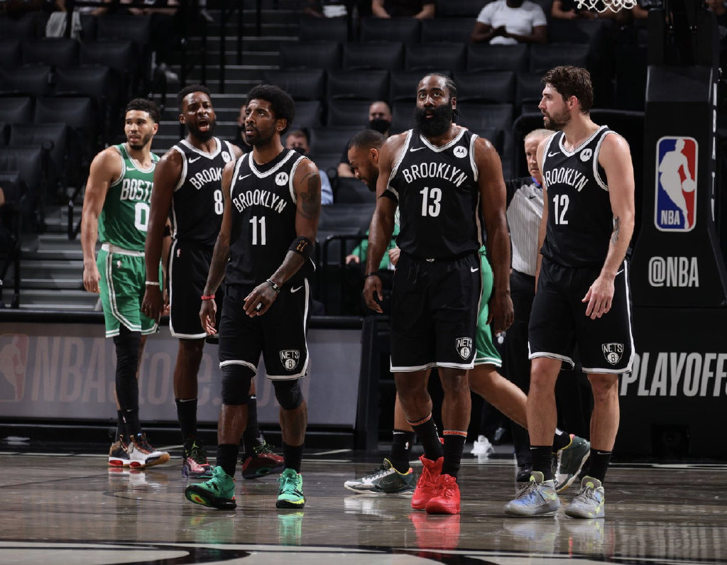 詹姆斯·哈登|21分9篮板8助攻4抢断，哈登乐开花！苦等8年终于收获神仙搭档