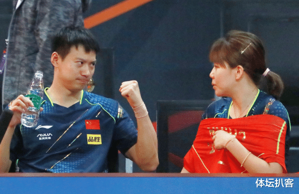 林高远|4-3！23岁国乒世界冠军打疯了，受伤摔倒在地，救赛点逆转进决赛