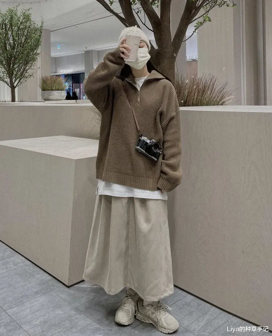 Liya的种草手记 别再穿一身黑了！今冬这3套才是真好看