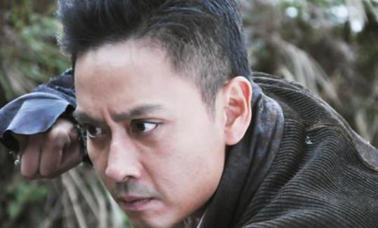 杨紫|他曾击败张国荣获得影帝，还曾演过胡歌的师父，却因救人而毁容