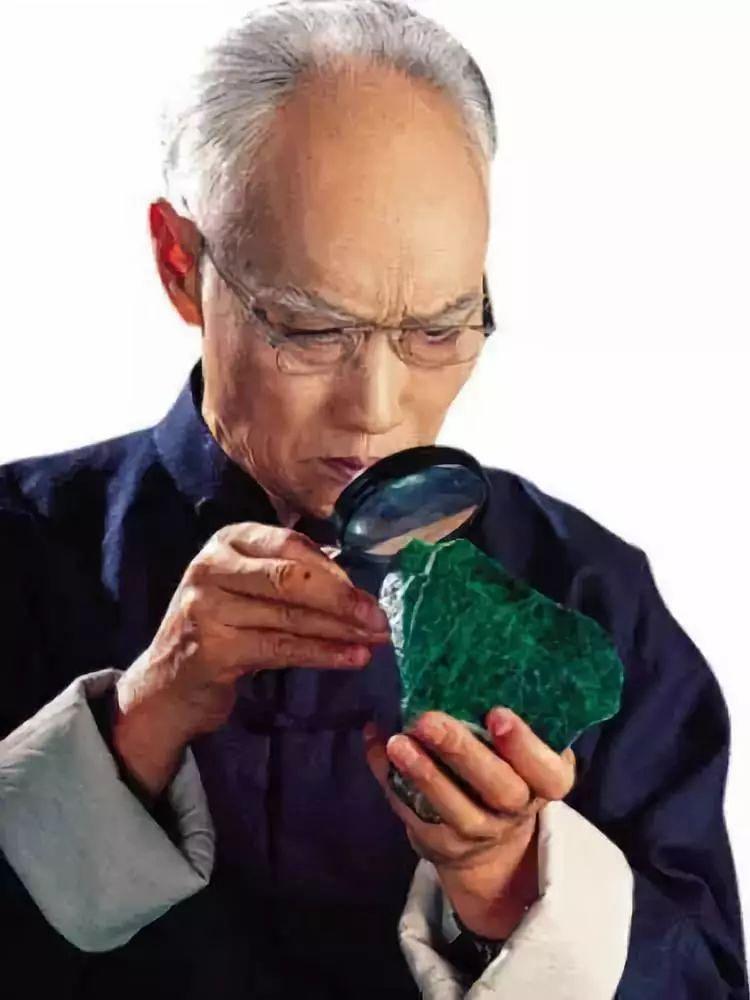 翡翠|翡翠赌王档案：传奇马崇仁，以3180万切涨4个亿！