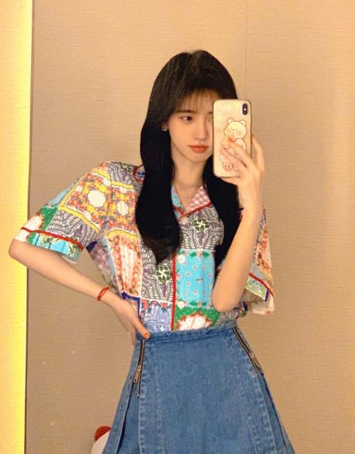 亮剑|鞠婧祎戴“洞洞帽”，一身搭配引众议，粉丝：第一次不想买同款