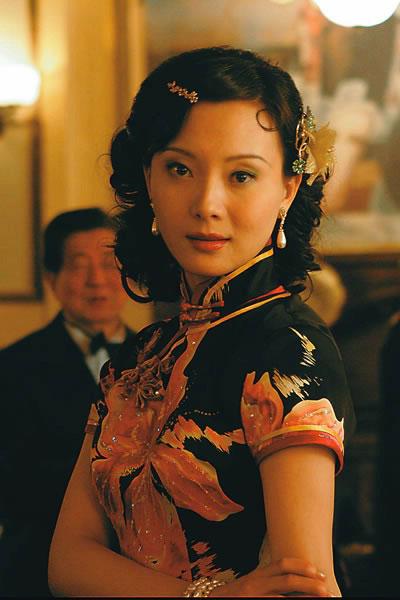 宋轶|这10位女演员，用一身旗袍证明了：在妩媚面前，可爱不值一提