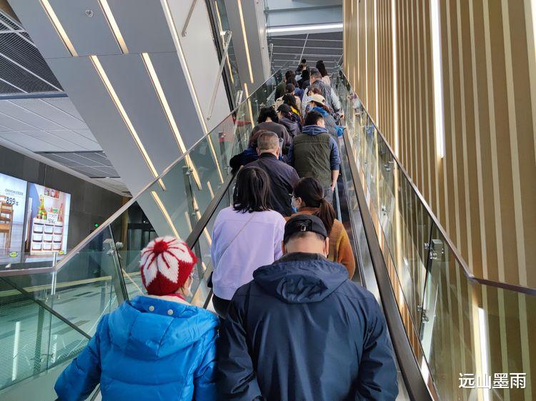 凑热闹、赶新鲜，去新开业的宜家家居昆明店逛逛，获得一种新体验