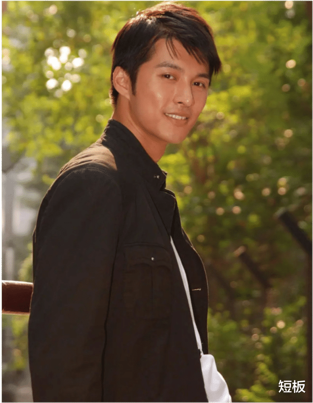 TVB|被TVB耽误的男神，苦熬20年终于上位，43岁有一个抹不去的“痛”