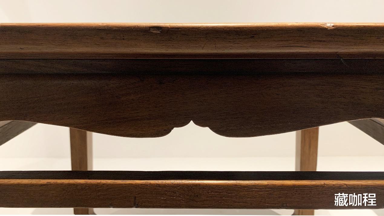 |壸门纹理行云流水,黄花梨方凳麦穗棕眼成群