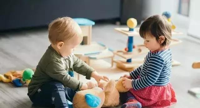 西红柿妈谈育|新生宝宝屁股为何有“淤青”,难道是转世投胎被踢,真相是这样