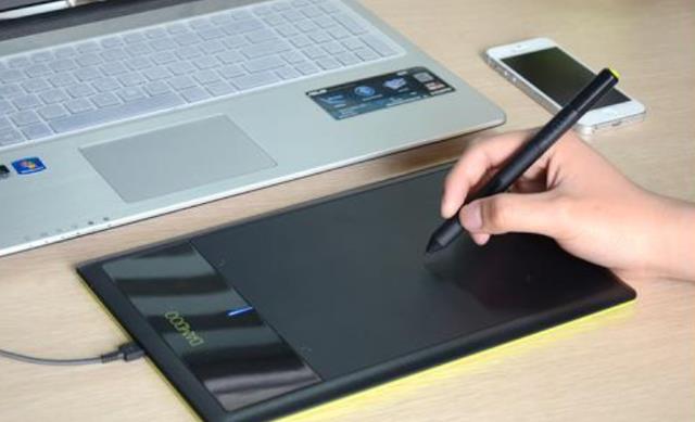 萌孩的控 13岁女孩花70万约稿火上热搜,家长放言:不退款,就毁掉画圈