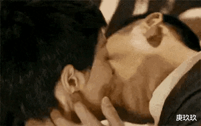 朱亚文|2015年，朱亚文、马伊琍拍戏，俩人有大量的亲密戏，乳腺炎发作疼得不行