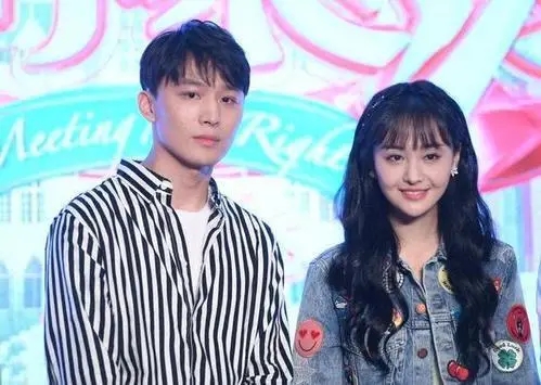 郑爽|曝郑爽见着孩子了，痛哭说对不起，还引导孩子叫妈妈