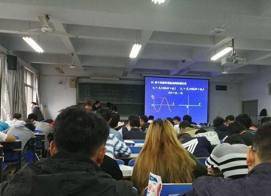 安妈育儿日|大一新生开学，学姐提醒：大学不要碰这3样东西，会耽误学业