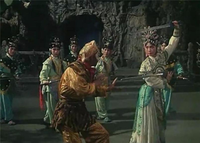 铁扇公主|“铁扇公主”王凤霞，现实生活中嫁“孙悟空”，38岁因癌遗憾离世