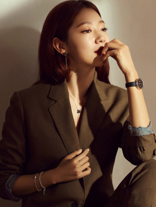 朴信惠|一线男星收割机，韩国老戏骨朴信惠，优雅动人