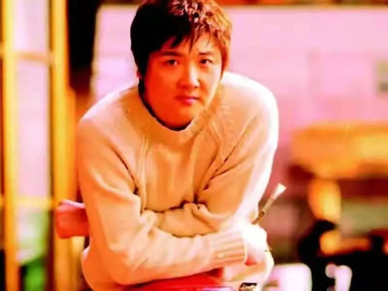 孙楠|孙楠与张纪中聚会，瘦太多青筋暴起，穿西装帅气有型