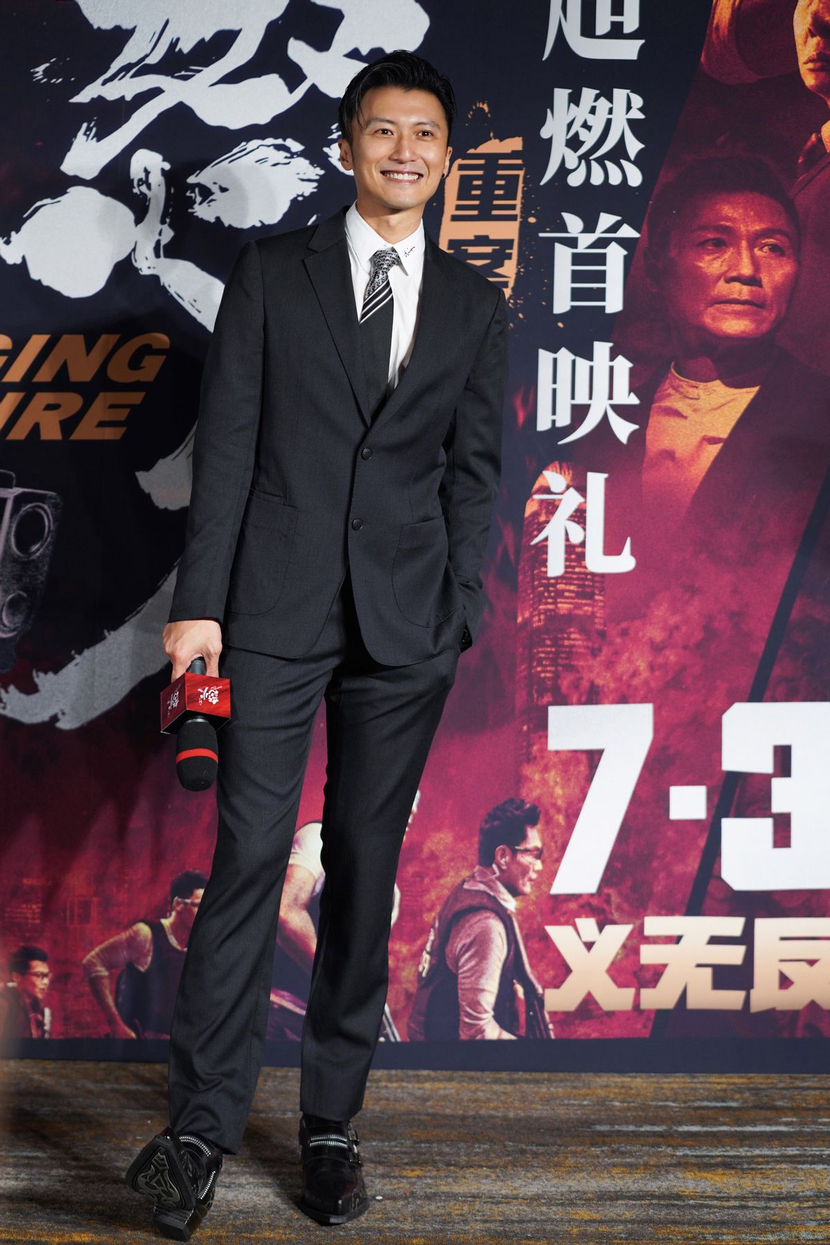 男士穿衣搭配杂志|40岁谢霆锋帅气不减当年，西装背头魅力十足，“生图”状态太好了
