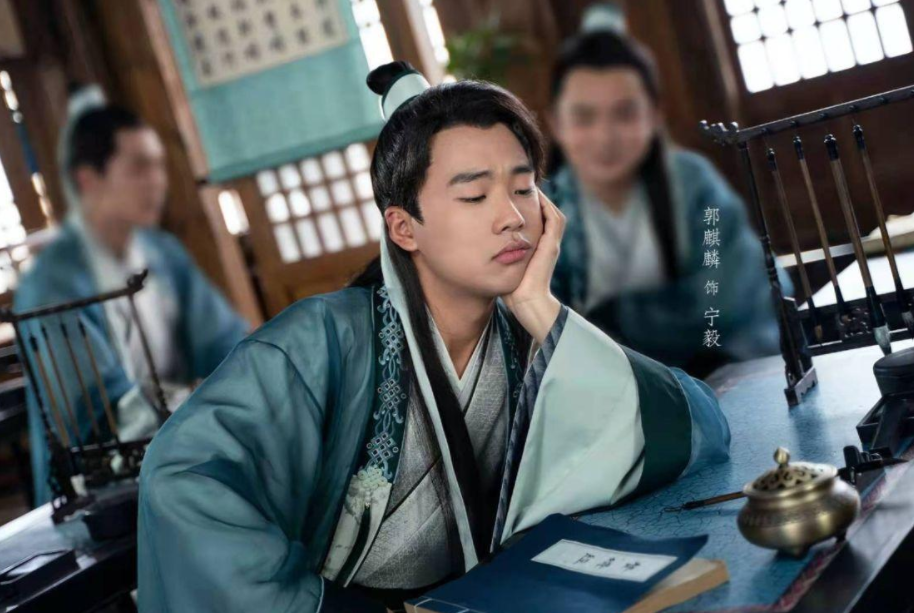 郭麒麟|190斤郭麒麟瘦成蔡徐坤，自曝一年减掉70斤重，坦言减肥并不难