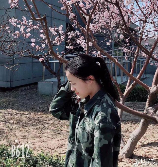 美甲|奥运首金杨倩日常曝光，喜欢化妆美甲是个爱美的女孩，追星蔡徐坤