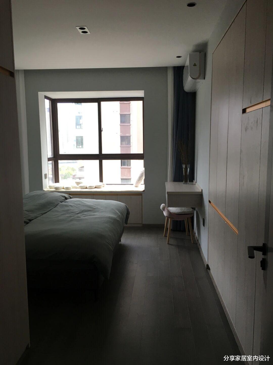 她家首套新房，全屋装修非常简单，三代同堂生活在一起很幸福！