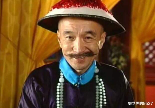 乾隆|乾隆出上联:“只可叹,弯木难当顶梁柱”,刘罗锅对出绝妙下联