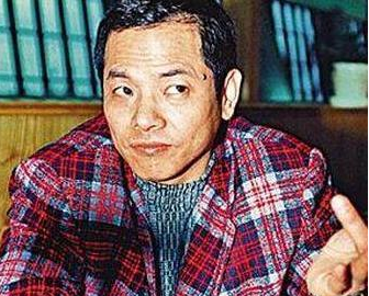 向华强|崩牙驹在美做了啥？前脚上制裁名单后脚入京受封，难怪向华强都怕