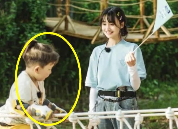 张恒|网传郑爽与孩子相见？女儿开口叫妈，母子三人相认却不见张恒