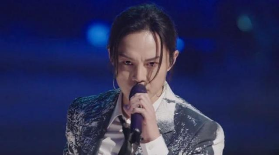 黄贯中|黄贯中的“清醒”，会让多少捞钱无底线的艺人“脸红”？