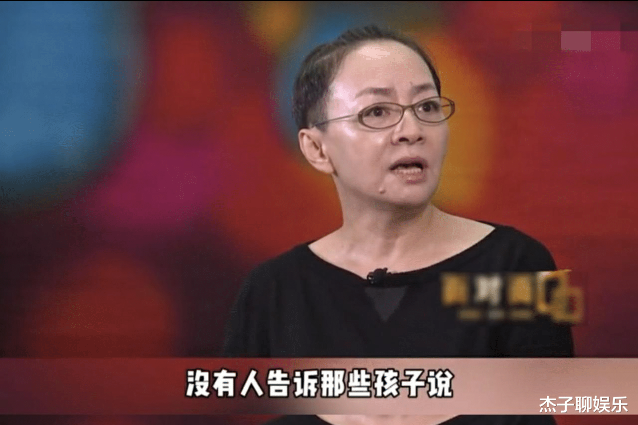 谭凯|独自出差的老戏骨，因没有助理被嘲可怜，他的回应打了多少人的脸