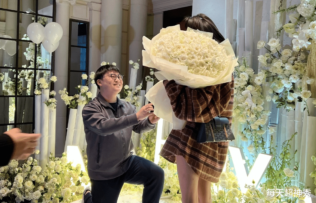 RNG|与RNG合同未到期？小狗畅谈未来打算，还为IG队员加油打气