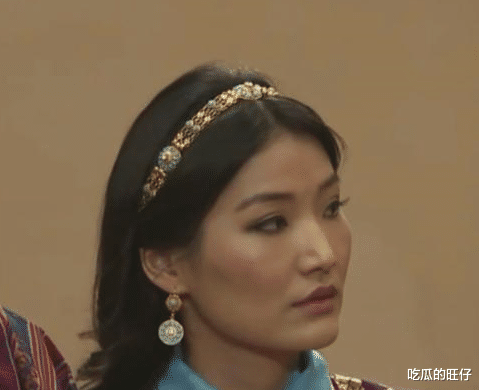 旺楚克|29岁佩玛王后出访日本，只有黄金发箍当王冠，用颜值身材撑场子