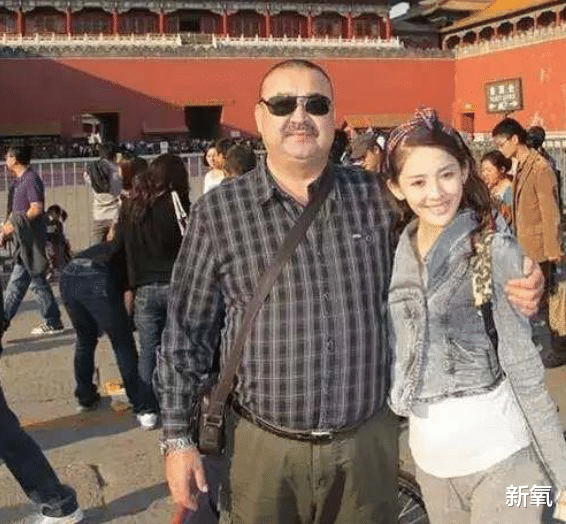 杨幂|杨幂看不上的佟丽娅当宝？有个脑残的爹盛世美颜也被当成破抹布！