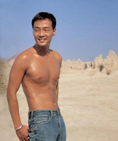 林保怡|靠气质也能变大帅哥，林保怡、陈豪等十位港圈男神别有韵味！