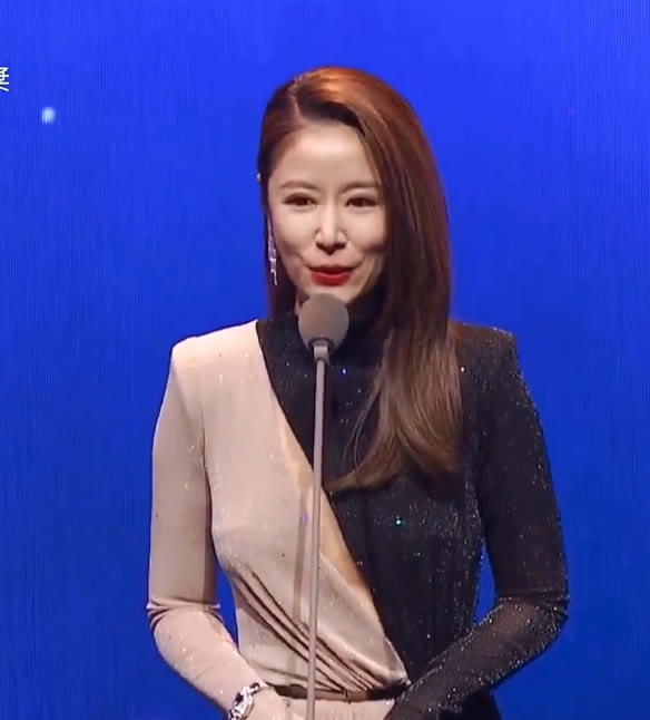 林心如|45岁林心如参加电影节？近照苍老法令纹明显，生图暴露真实年龄