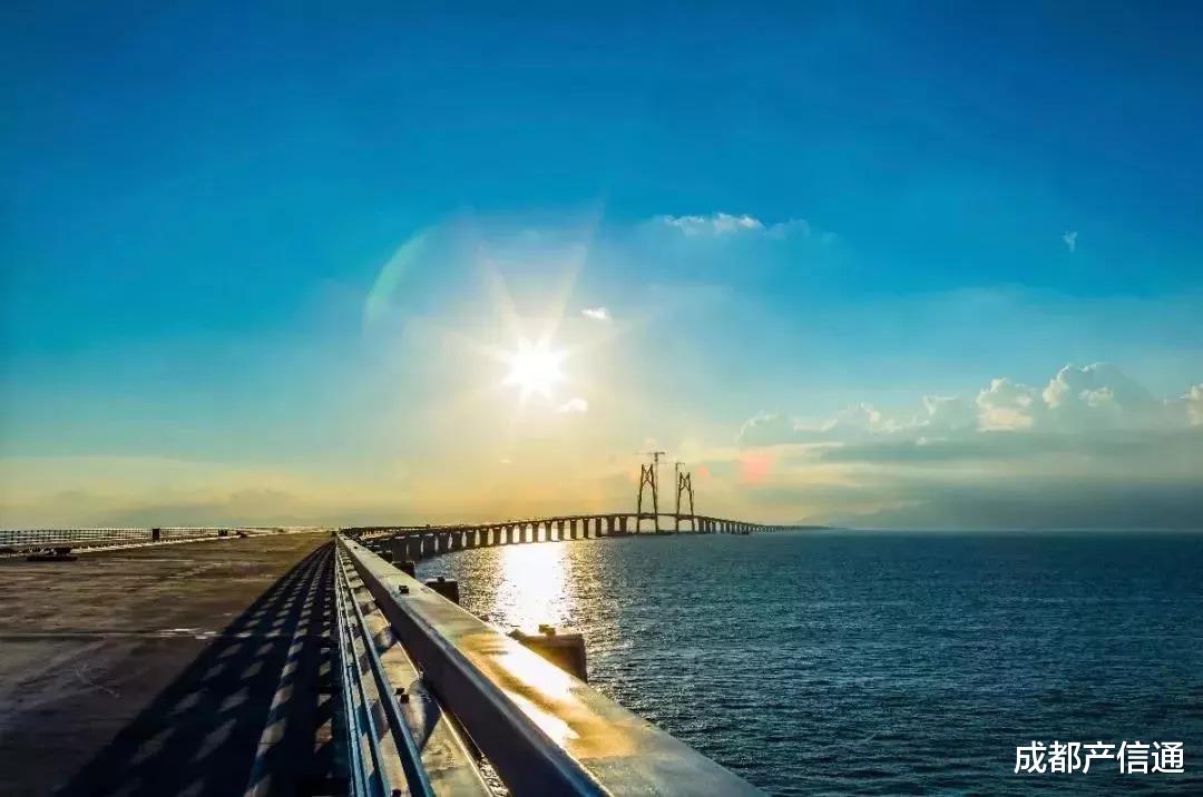 成都产信通 产信通：国内首条跨海高铁隧道贯通！