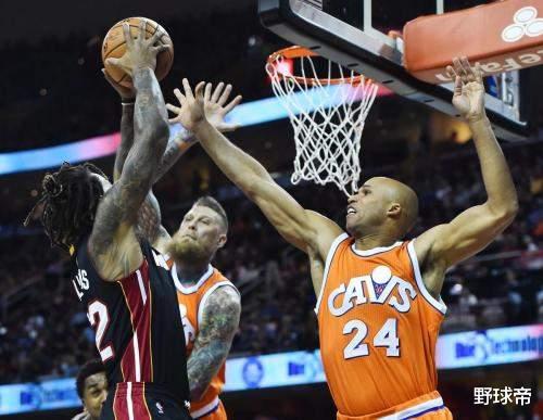 坎特|场均32+8+4的小卡，只是个15号秀！跟他同届的前3顺位，现在怎样了？