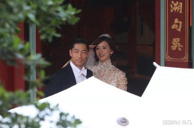 杨紫|林志玲近照曝光，两条大长腿变X型，网友猜测和嫁给日本老公有关