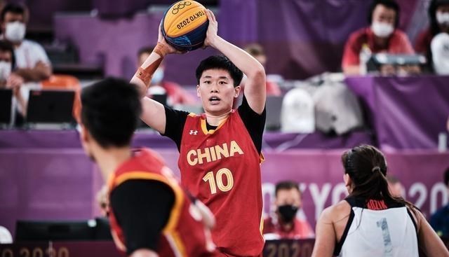 四叶草海之恋|用职业球员就对了！三人女篮夺奥运铜牌，万圣伟师姐立头功