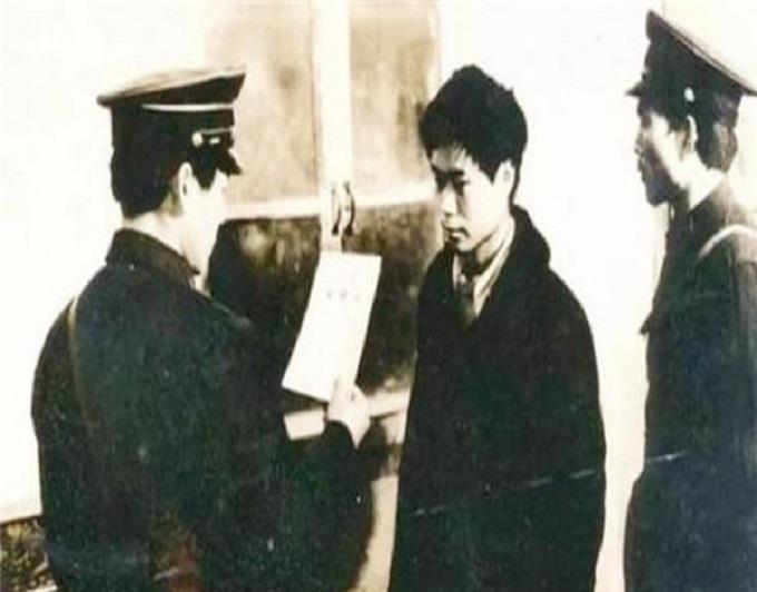 谭旭鑫爱 800两黄金被盗,19年后抓获归案,没想到是侦破案件的总指挥