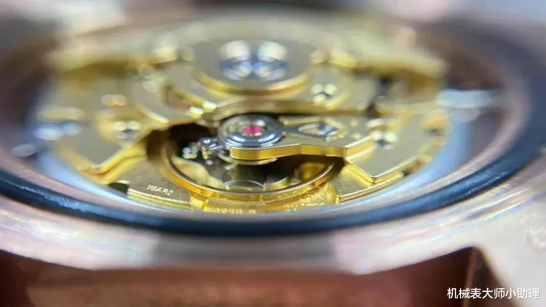 机械表大师小助理 机械表大师：十几万的手表和不到一万的手表有何区别？如何选择？