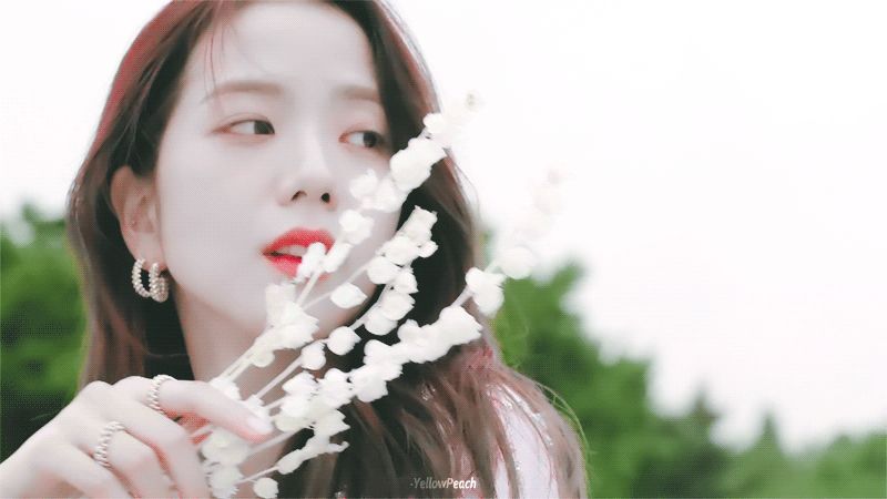 刘昊然|“人间四月”金智秀：曾首部女主戏却遭抵制，颜值一度超越实力