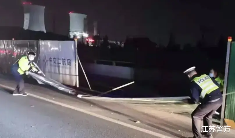 江苏警方 灾情就是命令！江苏警方迅速投入抢险救灾全力守护人民群众生命财产安全