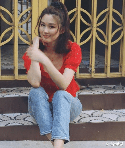 演唱会|两子之母仍少女感十足,“香香公主”两岁儿子爱模仿,学妈妈将沙冰当护肤品