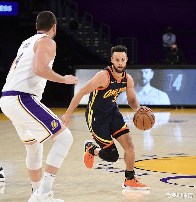 籃網(wǎng)隊|勇士巨頭官宣退賽！湖人10大數(shù)據(jù)全占優(yōu)，詹皇秀9米三分雪上加霜