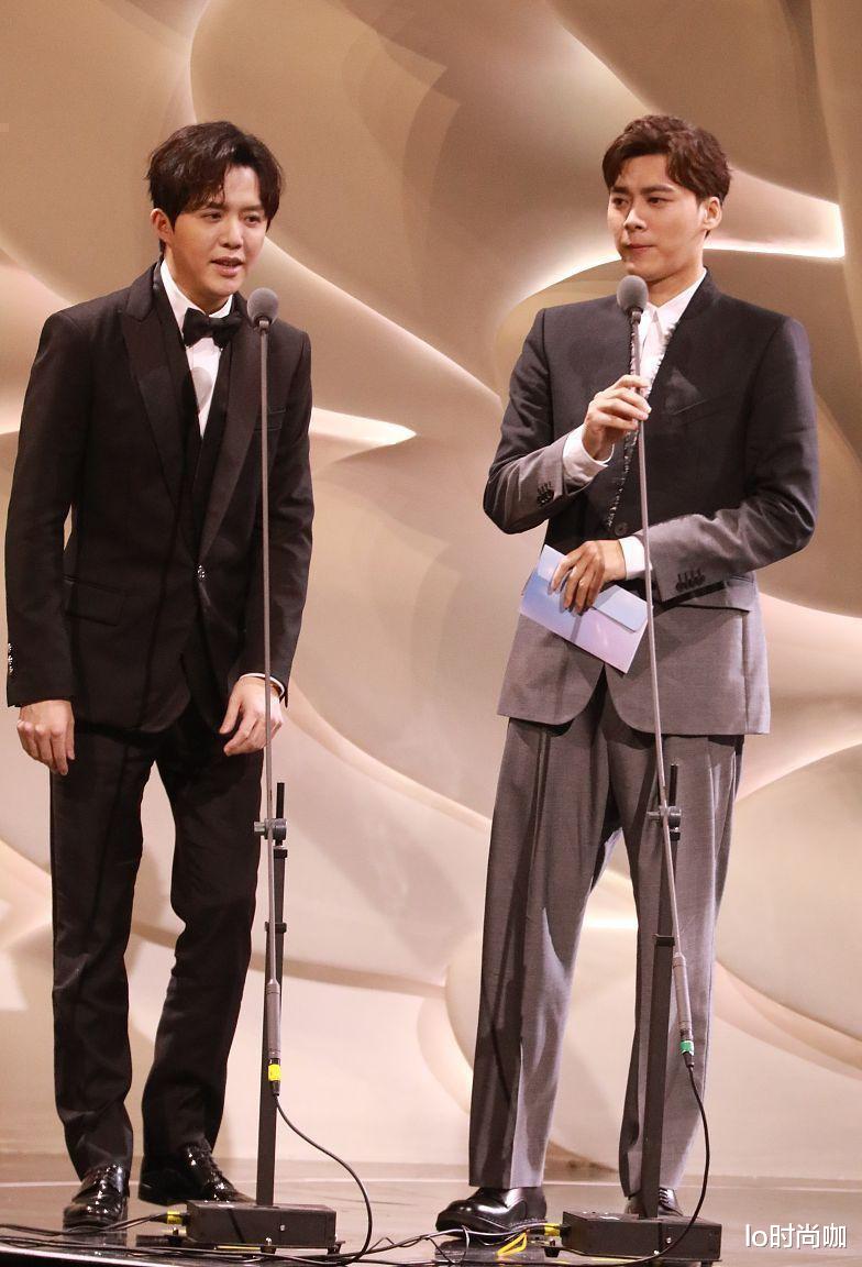 姚策|李易峰穿渐变西装气质十足，满满的贵公子气场，身材比例不输模特