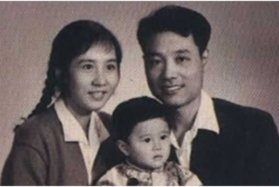 桃花马上石榴裙|30年前当之无愧的“一代男神”，如今还好吗？