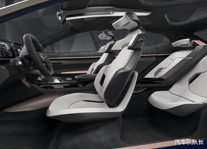 奇瑞推出全新轎跑SUV，顏值科幻還配四個無框車門，10萬買啥合資車-圖4