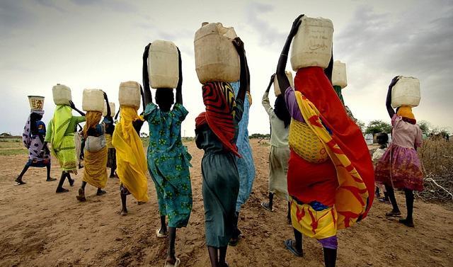 软软够可爱|非洲“穷酸”的小国,首都就像中国的小村庄,但娶妻彩礼却非常低