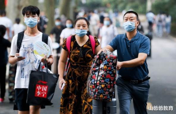 大学 大学里很常见的“黑暗交易”，大一新生尤其要注意，太多人中招