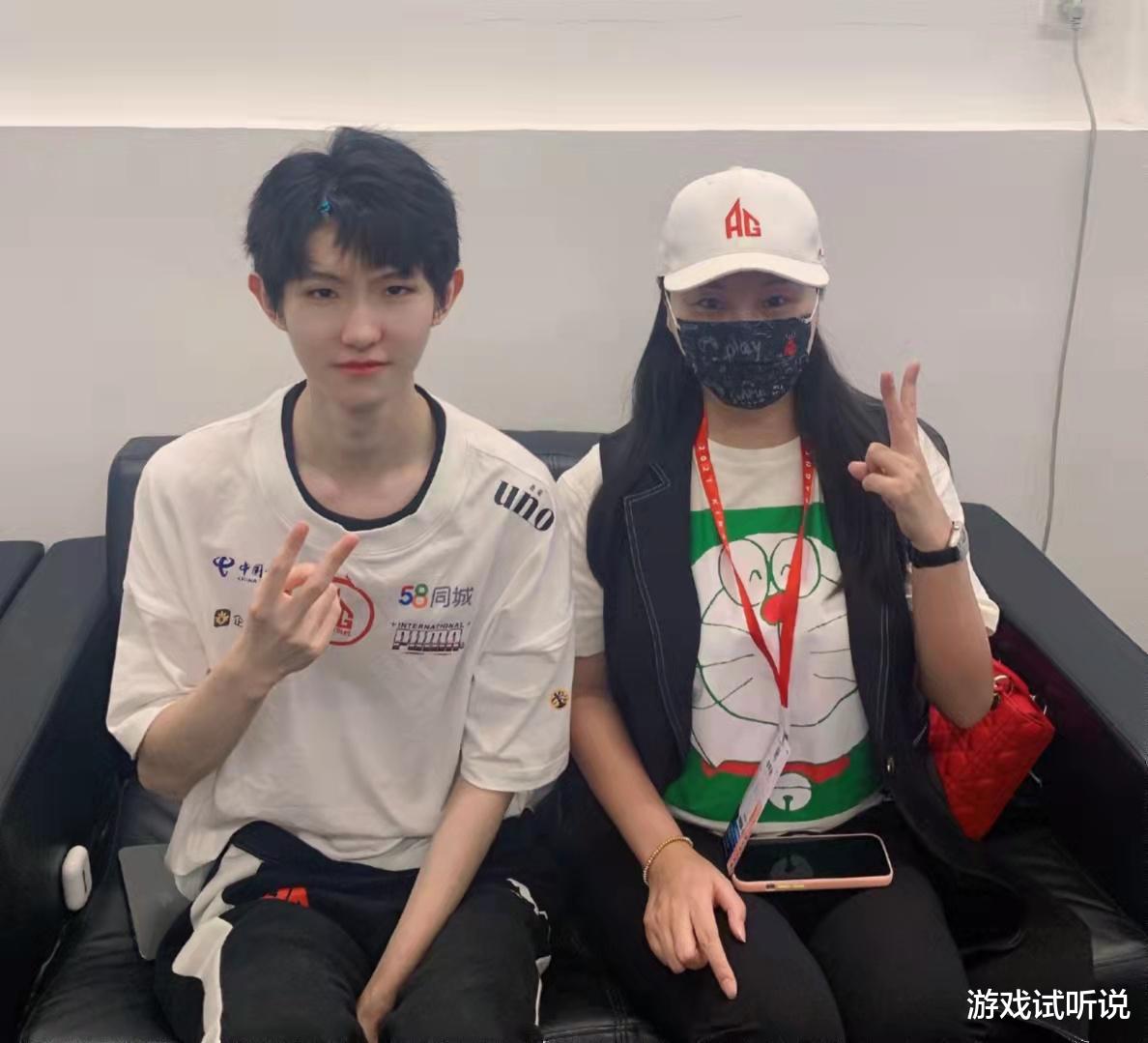 ag战队|AG菲菲太失望，亲临赛场看着队伍被eStar完虐，初晨和队伍有“仇”？