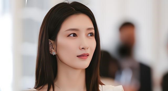 姚宇|结婚当日，新娘和男闺蜜“难舍难分”，被新郎强拽出婚车：我退出